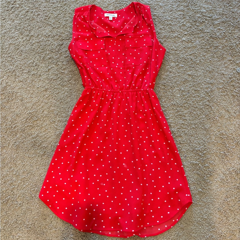 Sleeveless red dress